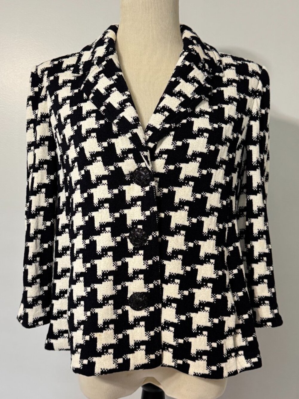 ST. JOHN COLLECTION Vintage Houndstooth Blazer